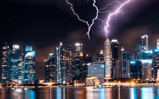 Salesforce Lightning over skyscraper (1)